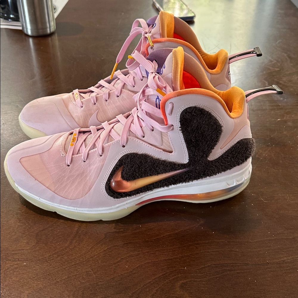Nike LeBron James